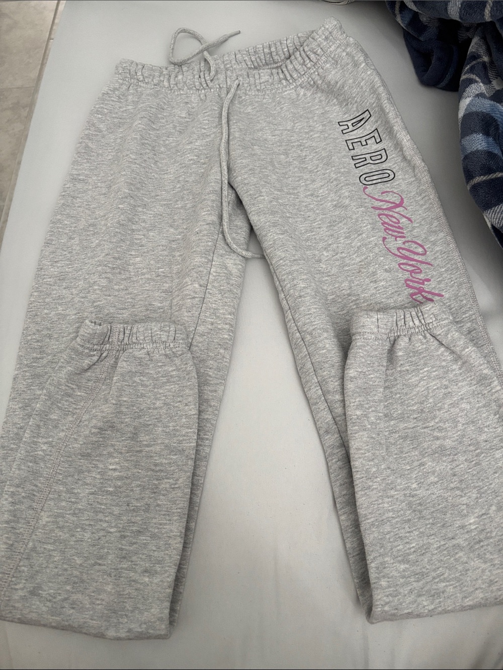 Aeropostale Light Gray Girls' Jogger Sweatpants with Pink Script